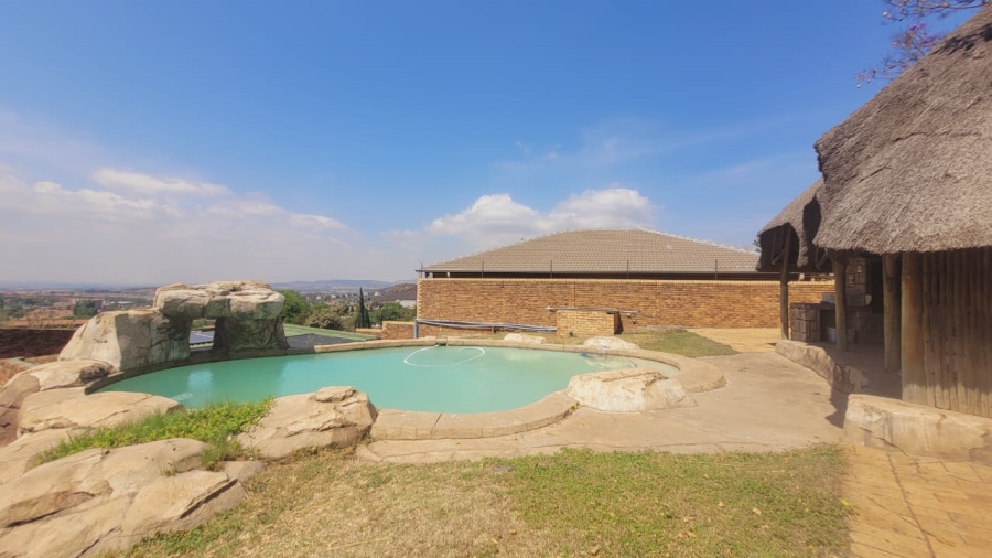 3 Bedroom Property for Sale in Mulbarton Gauteng