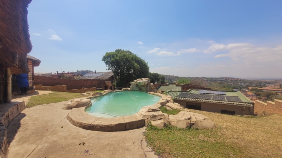 3 Bedroom Property for Sale in Mulbarton Gauteng