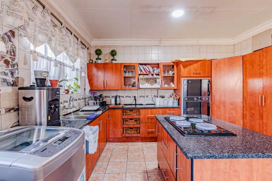 5 Bedroom Property for Sale in Amandasig Gauteng