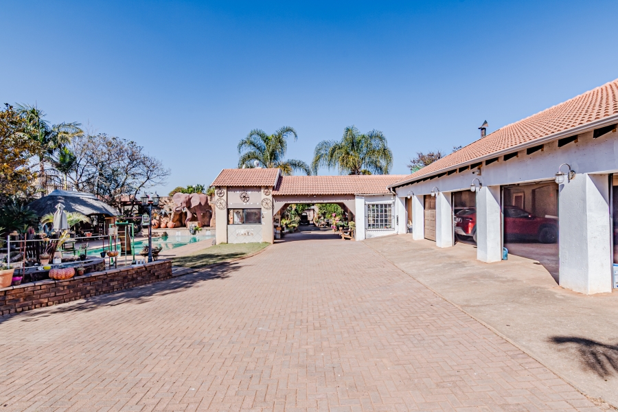5 Bedroom Property for Sale in Amandasig Gauteng