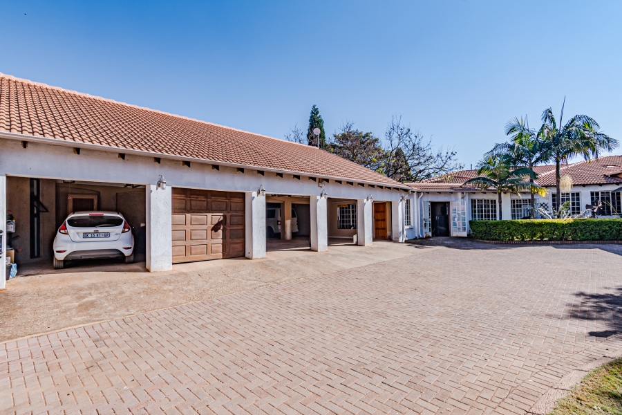 5 Bedroom Property for Sale in Amandasig Gauteng