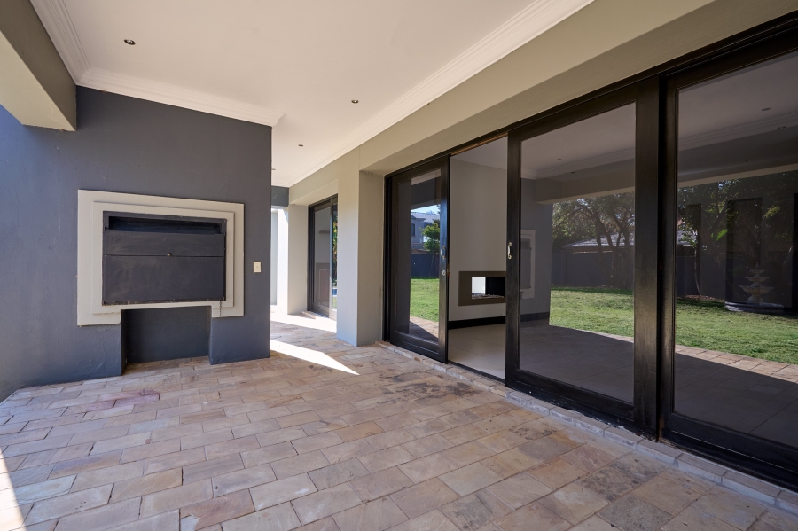 4 Bedroom Property for Sale in Carlswald Estate Gauteng