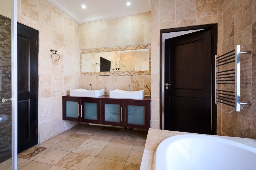 4 Bedroom Property for Sale in Carlswald Estate Gauteng