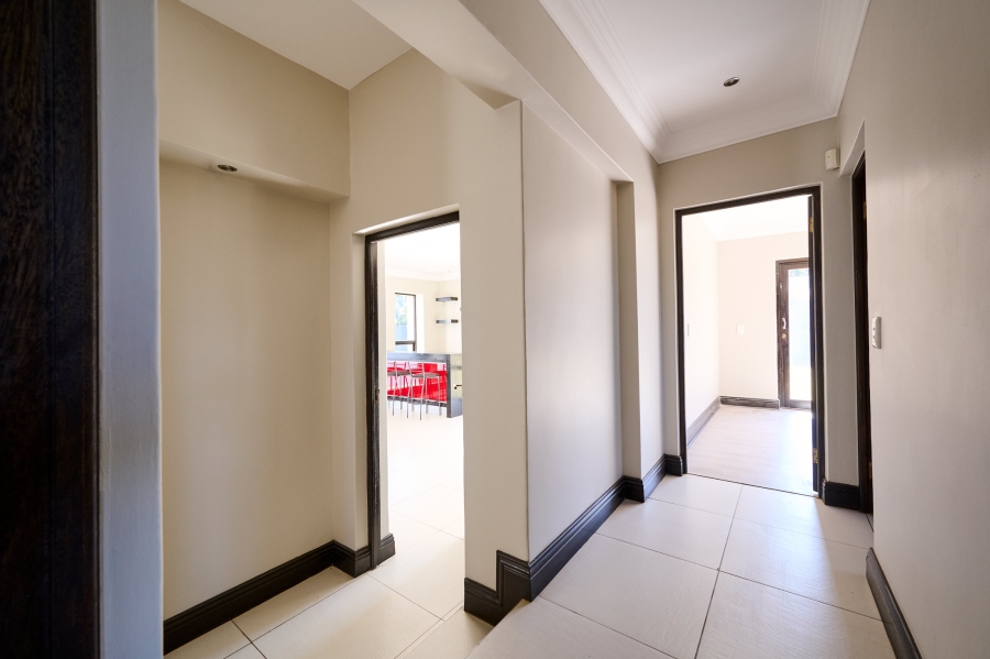 4 Bedroom Property for Sale in Carlswald Estate Gauteng