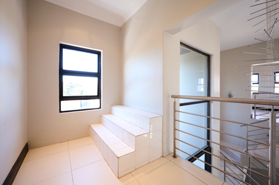 4 Bedroom Property for Sale in Carlswald Estate Gauteng