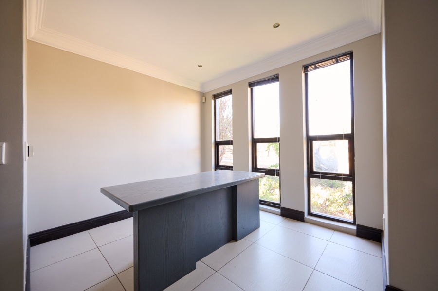 4 Bedroom Property for Sale in Carlswald Estate Gauteng