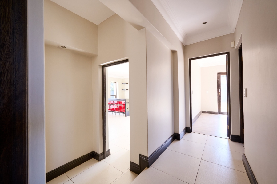 4 Bedroom Property for Sale in Carlswald Estate Gauteng