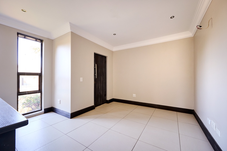 4 Bedroom Property for Sale in Carlswald Estate Gauteng