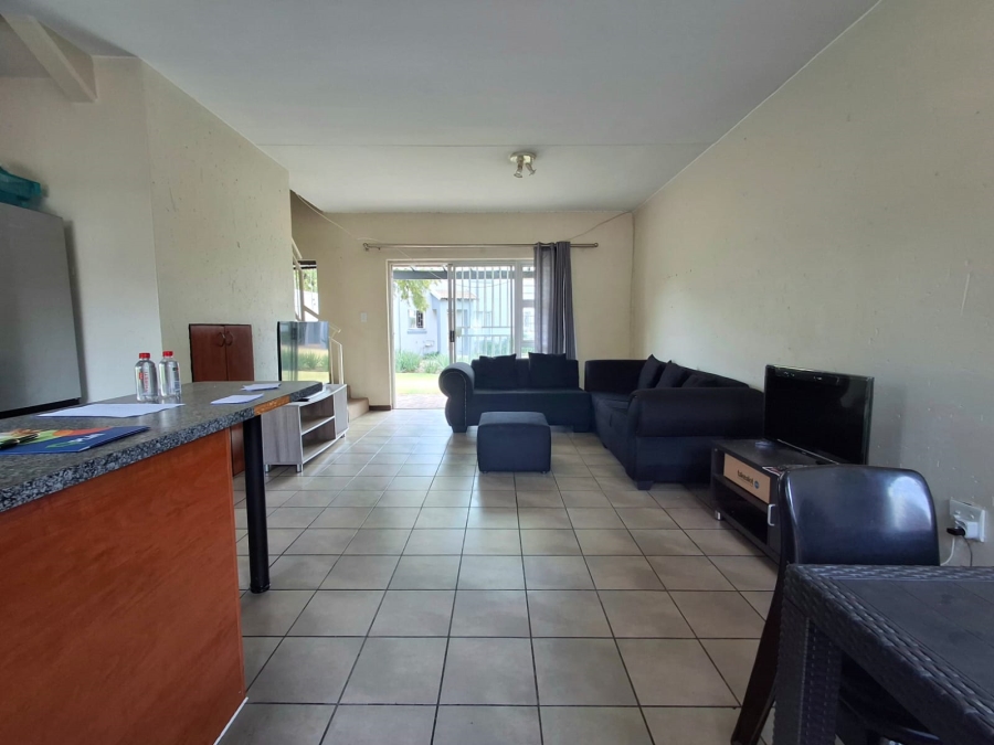 2 Bedroom Property for Sale in Greenstone Hill Gauteng