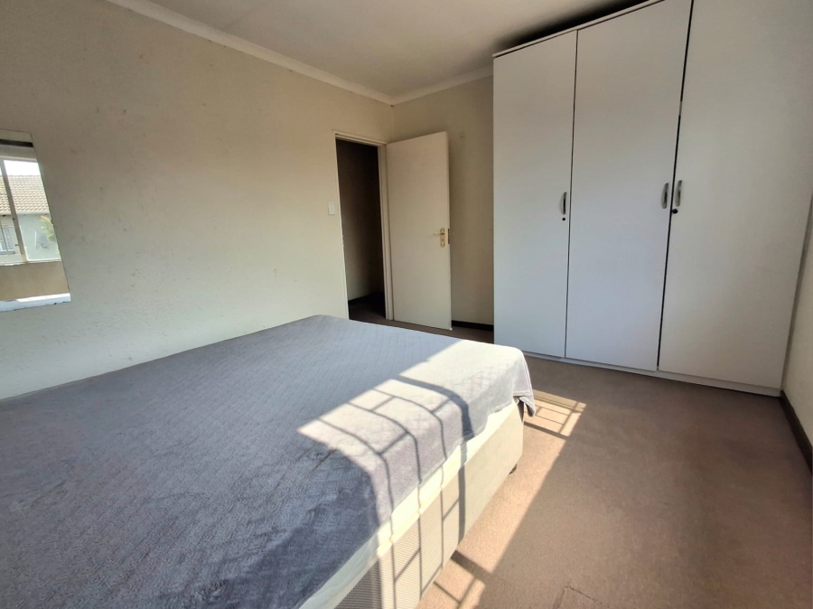 2 Bedroom Property for Sale in Greenstone Hill Gauteng