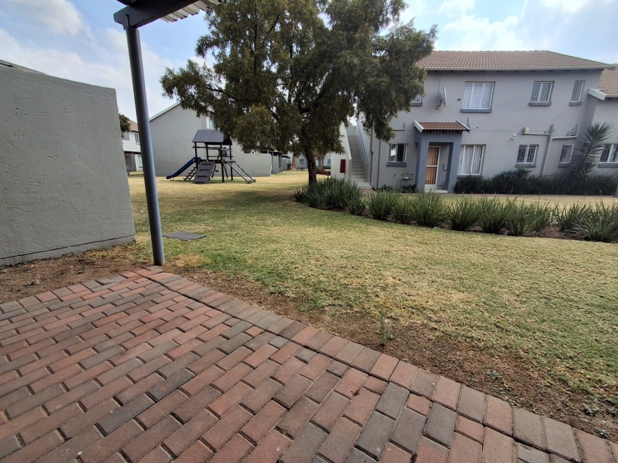 2 Bedroom Property for Sale in Greenstone Hill Gauteng