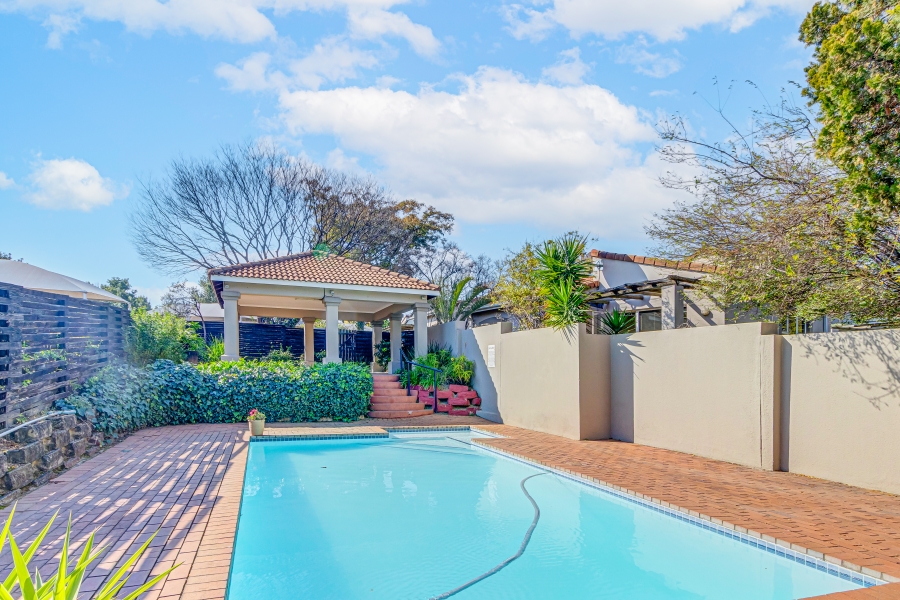 2 Bedroom Property for Sale in Douglasdale Gauteng