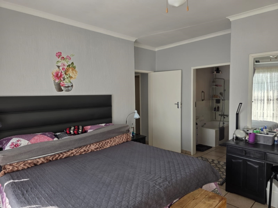3 Bedroom Property for Sale in Magalieskruin Gauteng