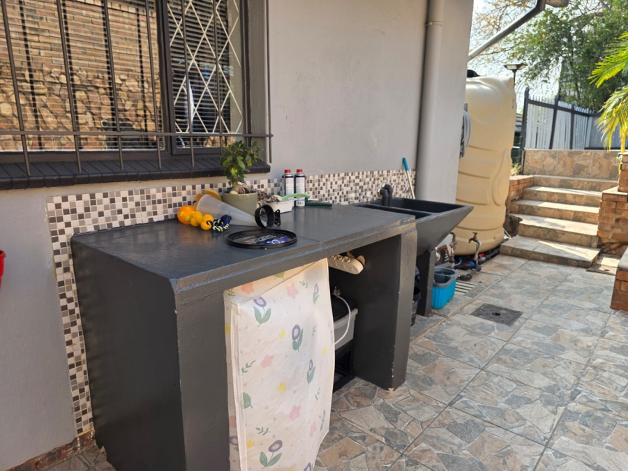 3 Bedroom Property for Sale in Magalieskruin Gauteng