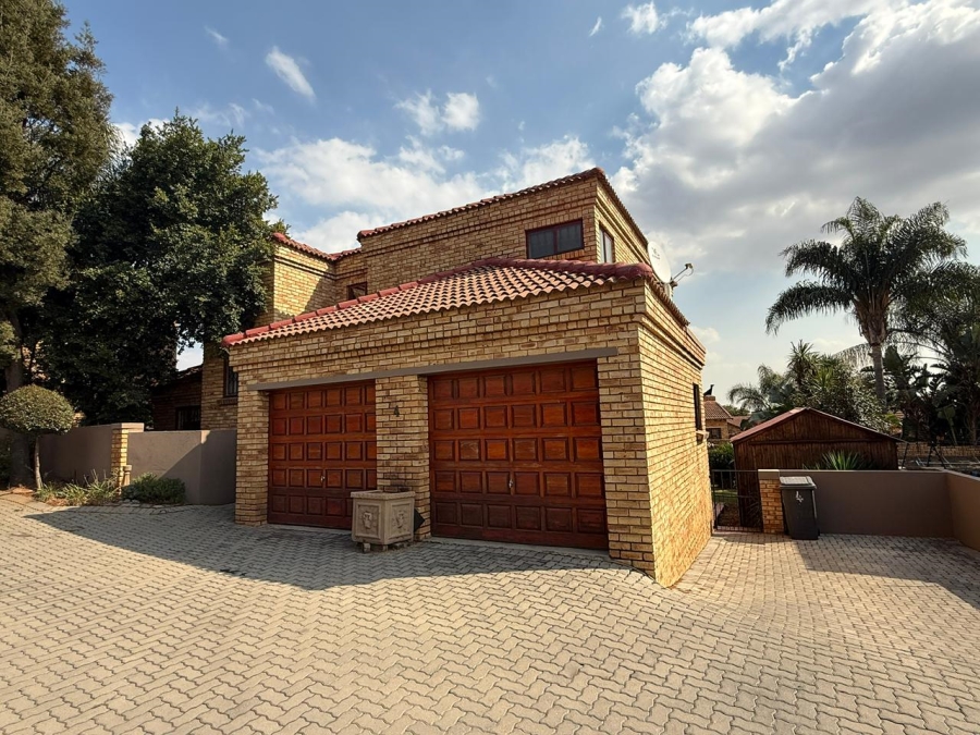 3 Bedroom Property for Sale in Ruimsig Gauteng
