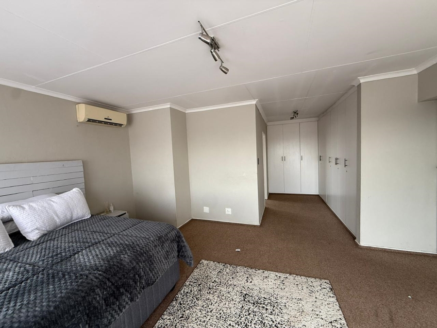 3 Bedroom Property for Sale in Ruimsig Gauteng