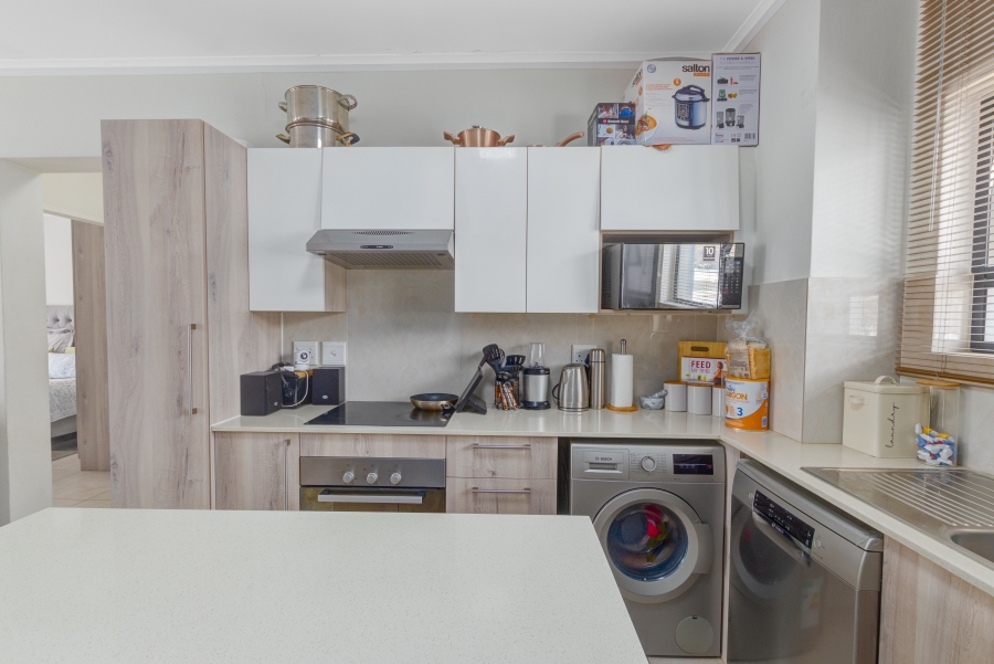2 Bedroom Property for Sale in Weltevreden Park Gauteng