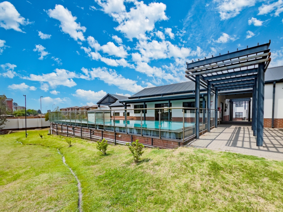 2 Bedroom Property for Sale in Weltevreden Park Gauteng