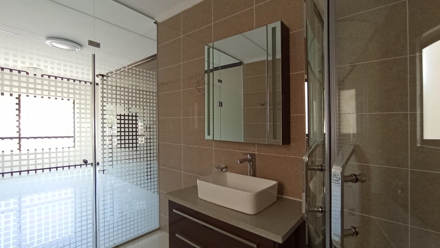 3 Bedroom Property for Sale in Noordwyk Gauteng