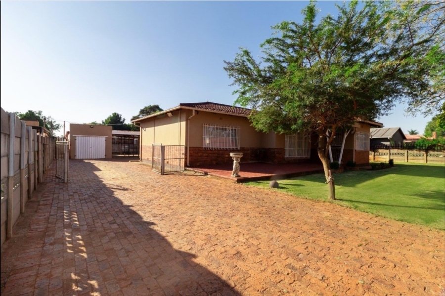 3 Bedroom Property for Sale in Northmead Gauteng