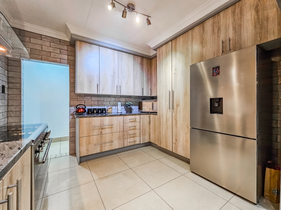 To Let 2 Bedroom Property for Rent in Magalieskruin Gauteng