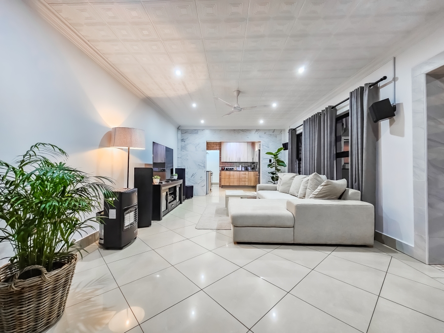 To Let 2 Bedroom Property for Rent in Magalieskruin Gauteng