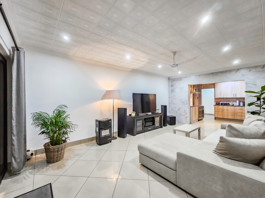 To Let 2 Bedroom Property for Rent in Magalieskruin Gauteng