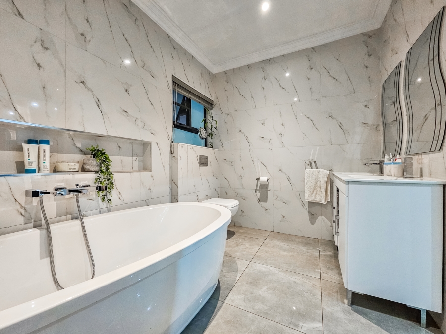 To Let 2 Bedroom Property for Rent in Magalieskruin Gauteng