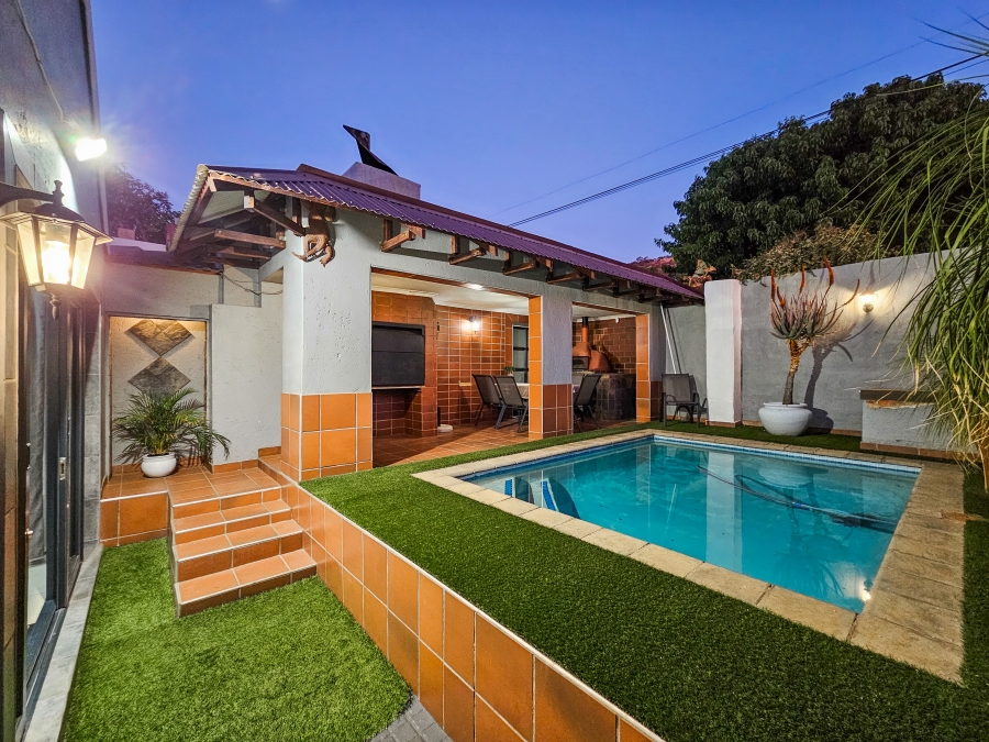 To Let 2 Bedroom Property for Rent in Magalieskruin Gauteng