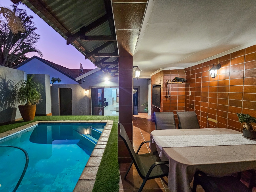 To Let 2 Bedroom Property for Rent in Magalieskruin Gauteng