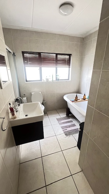 2 Bedroom Property for Sale in Sunninghill Gauteng