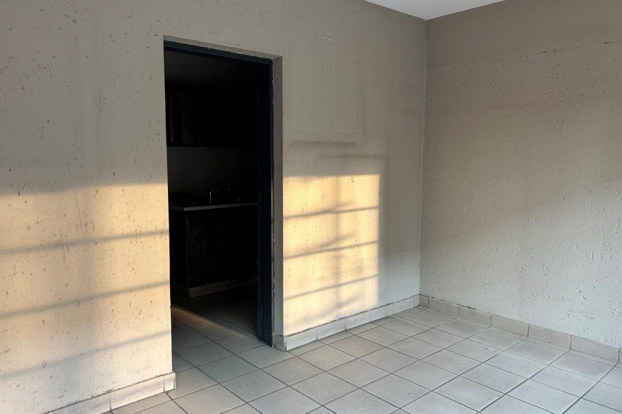 To Let commercial Property for Rent in Pomona Gauteng