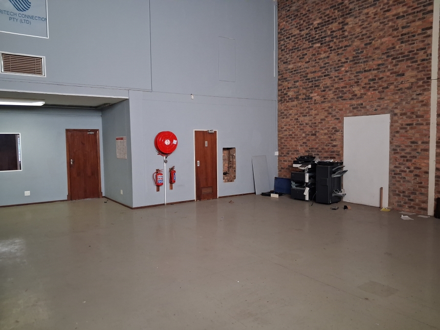To Let commercial Property for Rent in Randjespark Gauteng