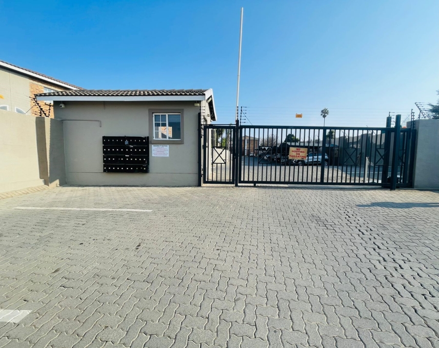 To Let 2 Bedroom Property for Rent in Birchleigh Gauteng