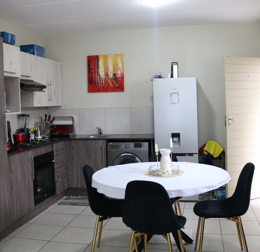 2 Bedroom Property for Sale in Norton Home Estate AH Gauteng