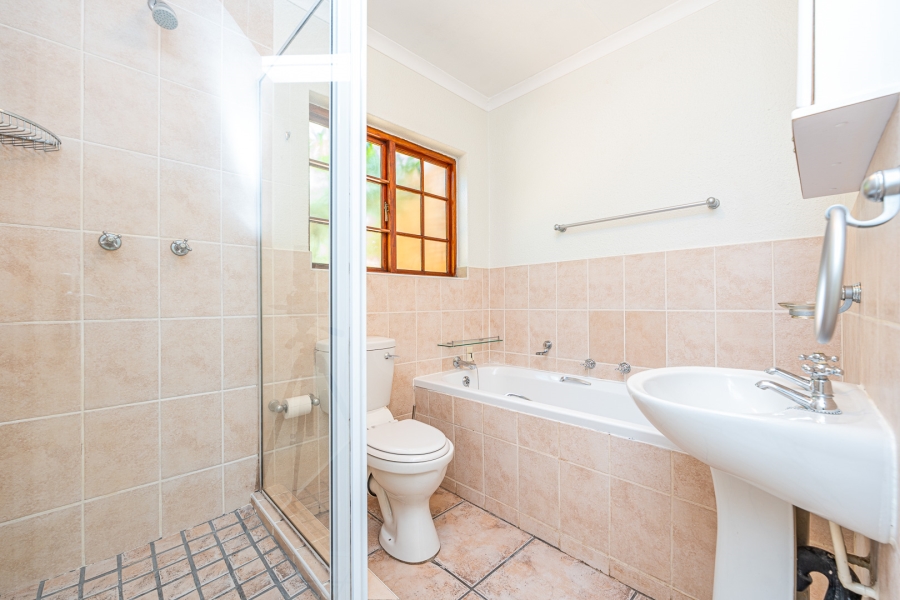 3 Bedroom Property for Sale in Pinehaven Gauteng