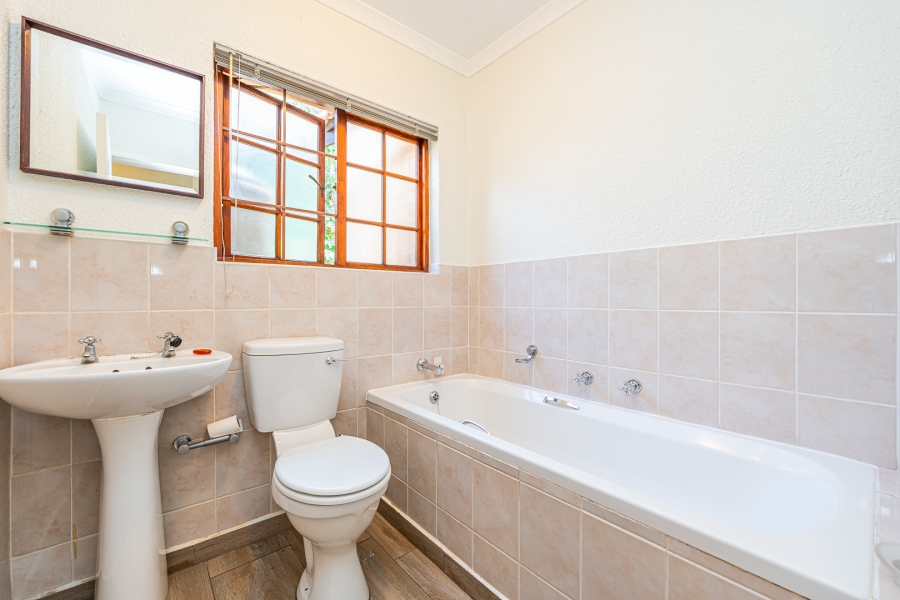 3 Bedroom Property for Sale in Pinehaven Gauteng