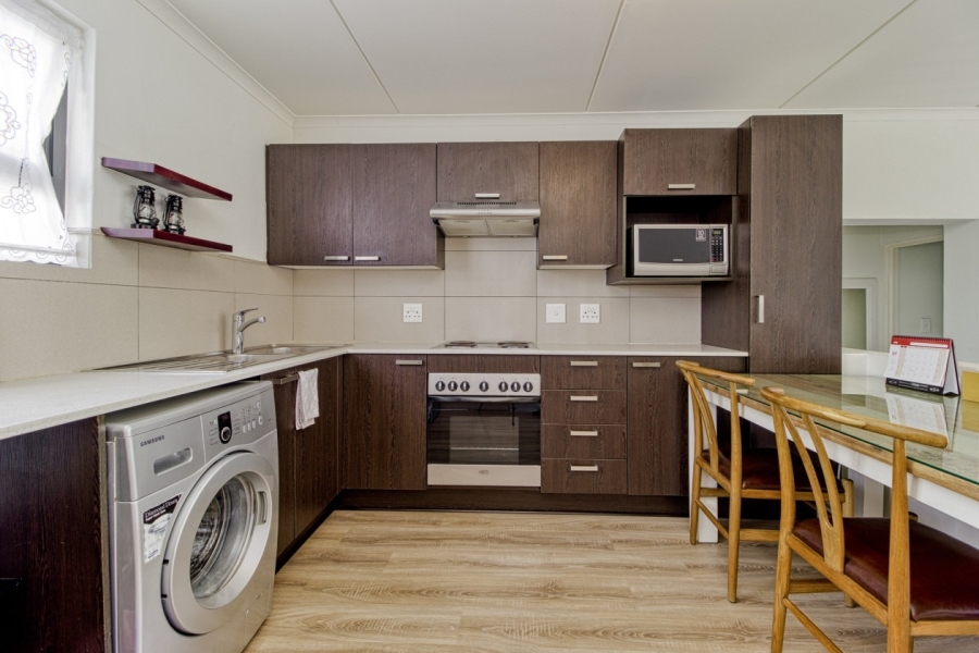 To Let 2 Bedroom Property for Rent in Fourways Gauteng