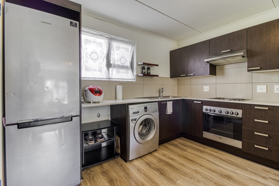 To Let 2 Bedroom Property for Rent in Fourways Gauteng