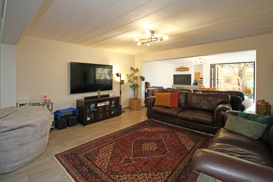 3 Bedroom Property for Sale in Fairland Gauteng