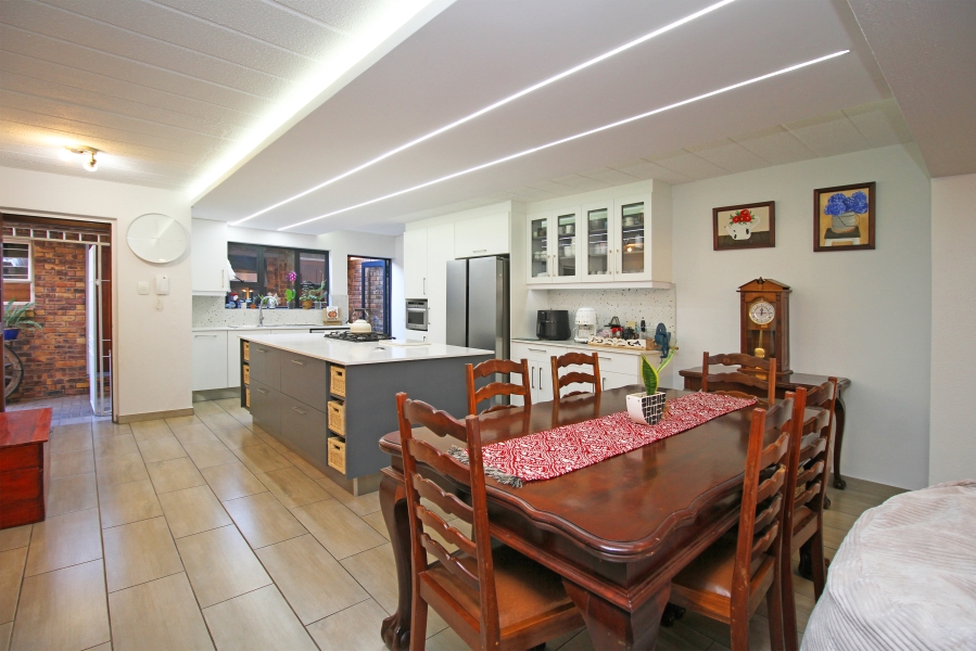 3 Bedroom Property for Sale in Fairland Gauteng