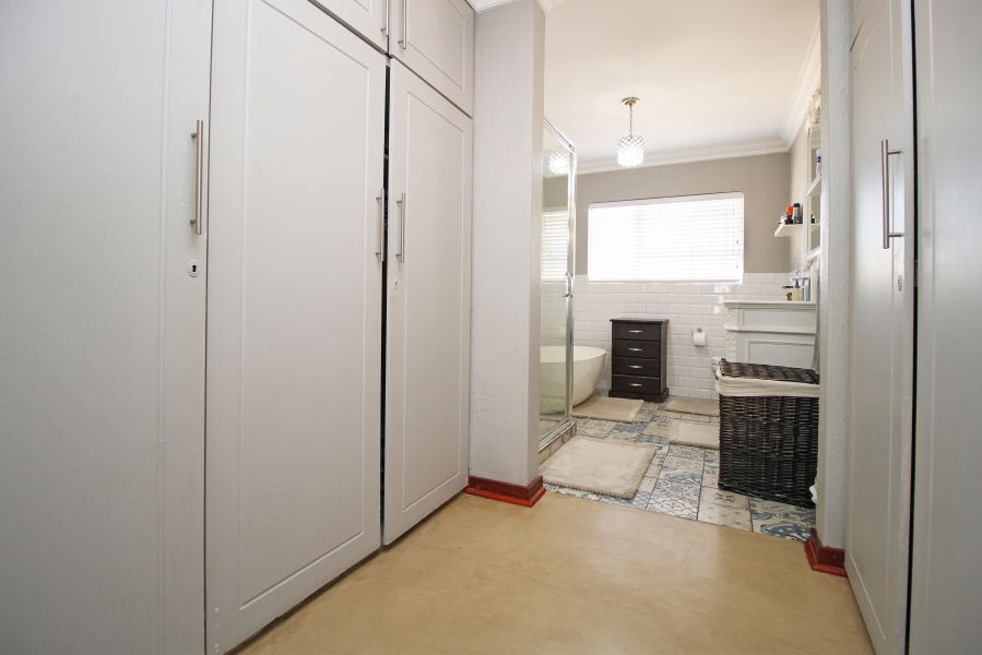 3 Bedroom Property for Sale in Fairland Gauteng