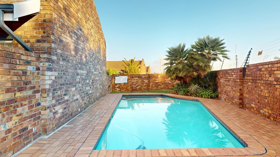 4 Bedroom Property for Sale in Brentwood Gauteng