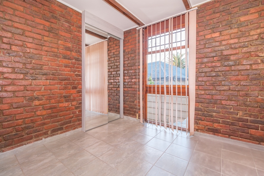 3 Bedroom Property for Sale in Constantia Kloof Gauteng