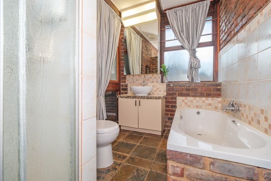 3 Bedroom Property for Sale in Constantia Kloof Gauteng