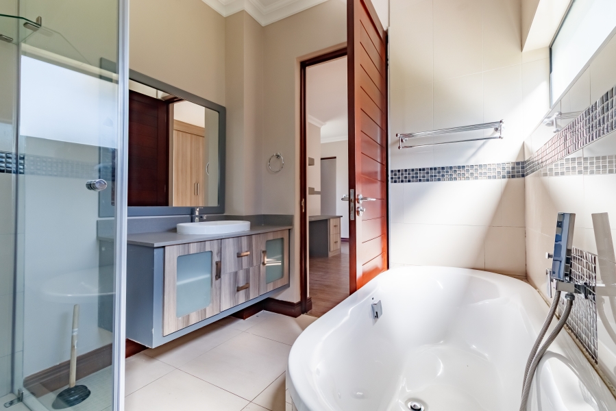5 Bedroom Property for Sale in Midlands Estate Gauteng