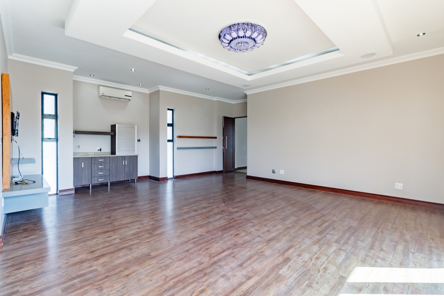 5 Bedroom Property for Sale in Midlands Estate Gauteng