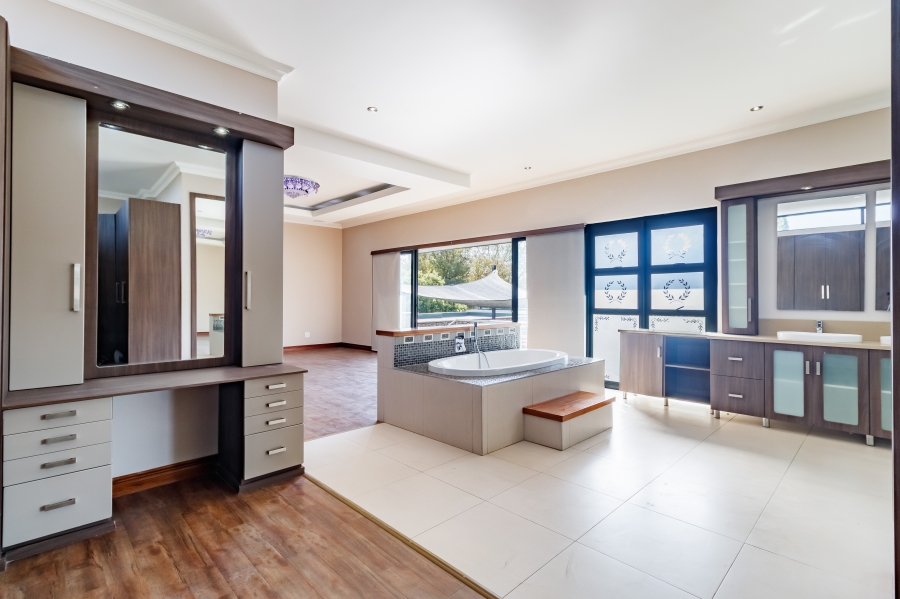 5 Bedroom Property for Sale in Midlands Estate Gauteng
