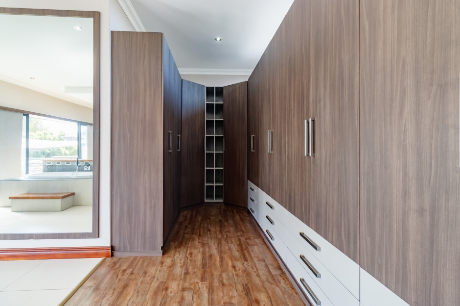 5 Bedroom Property for Sale in Midlands Estate Gauteng