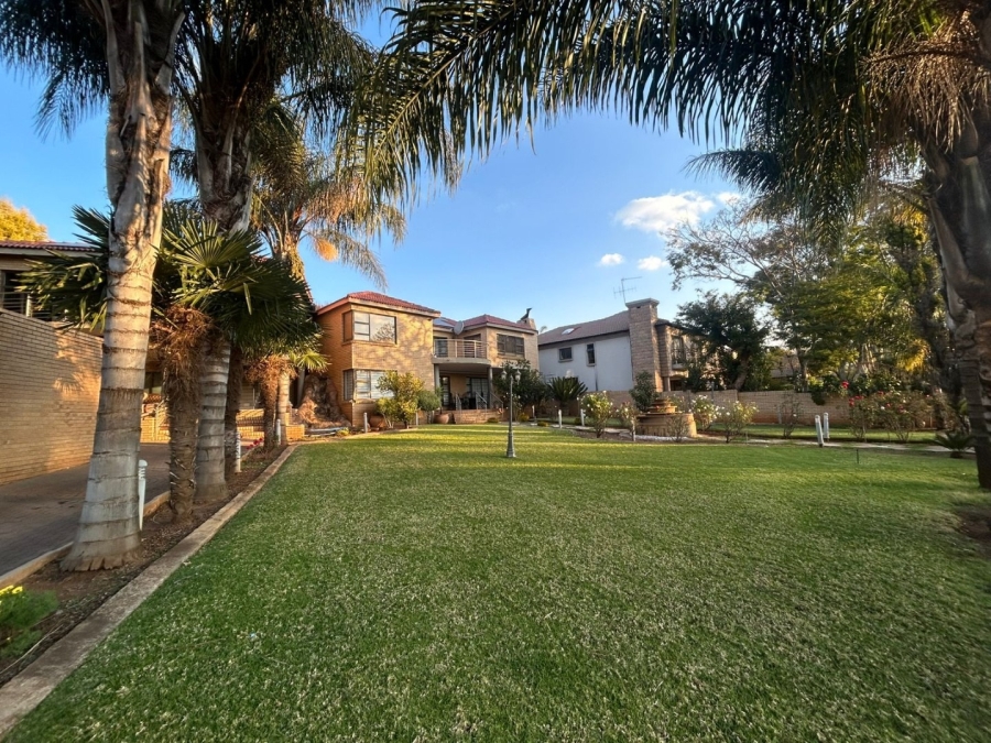 8 Bedroom Property for Sale in Eldo Glen Gauteng